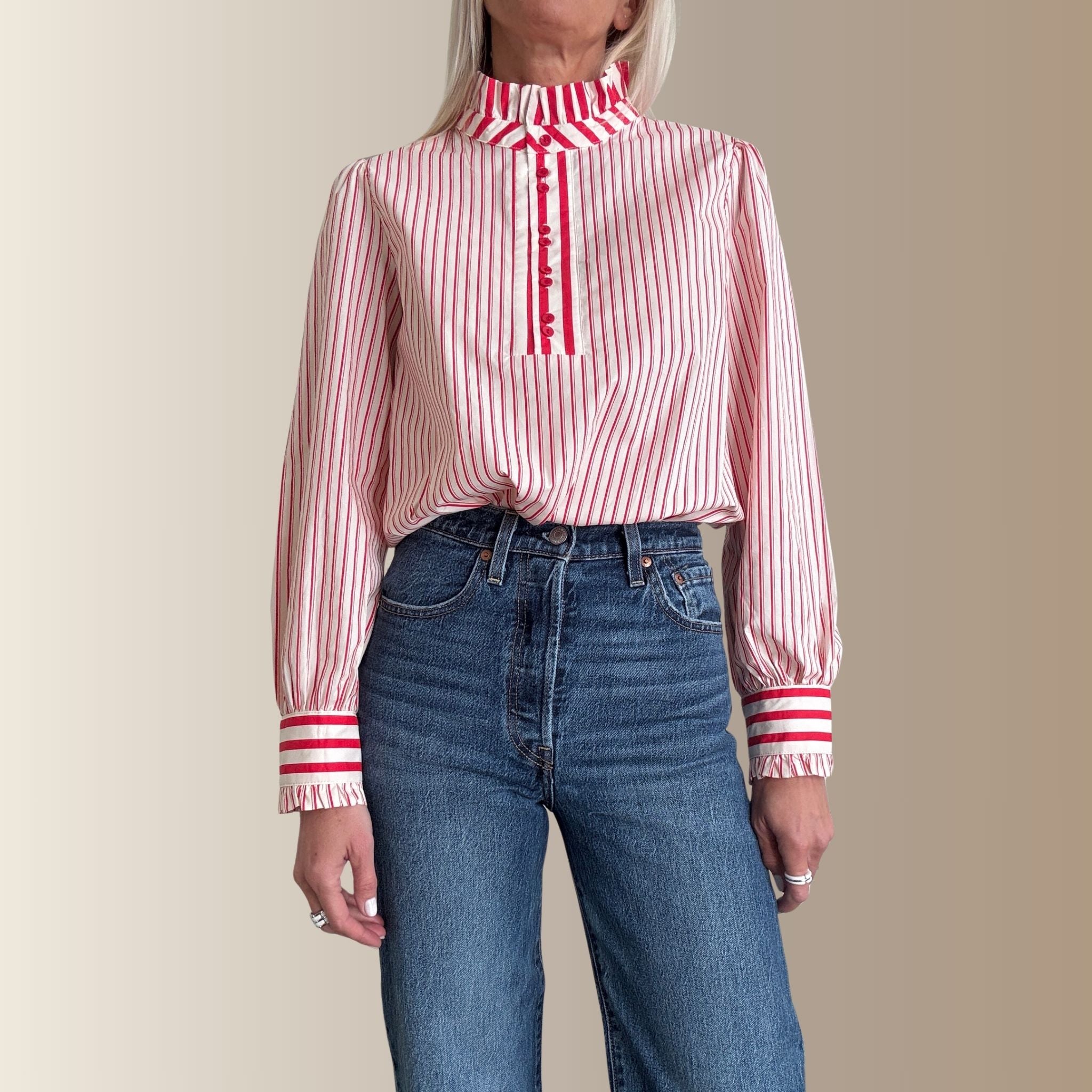 LOVANE RAYÉE ROUGE – Blouse col victorien