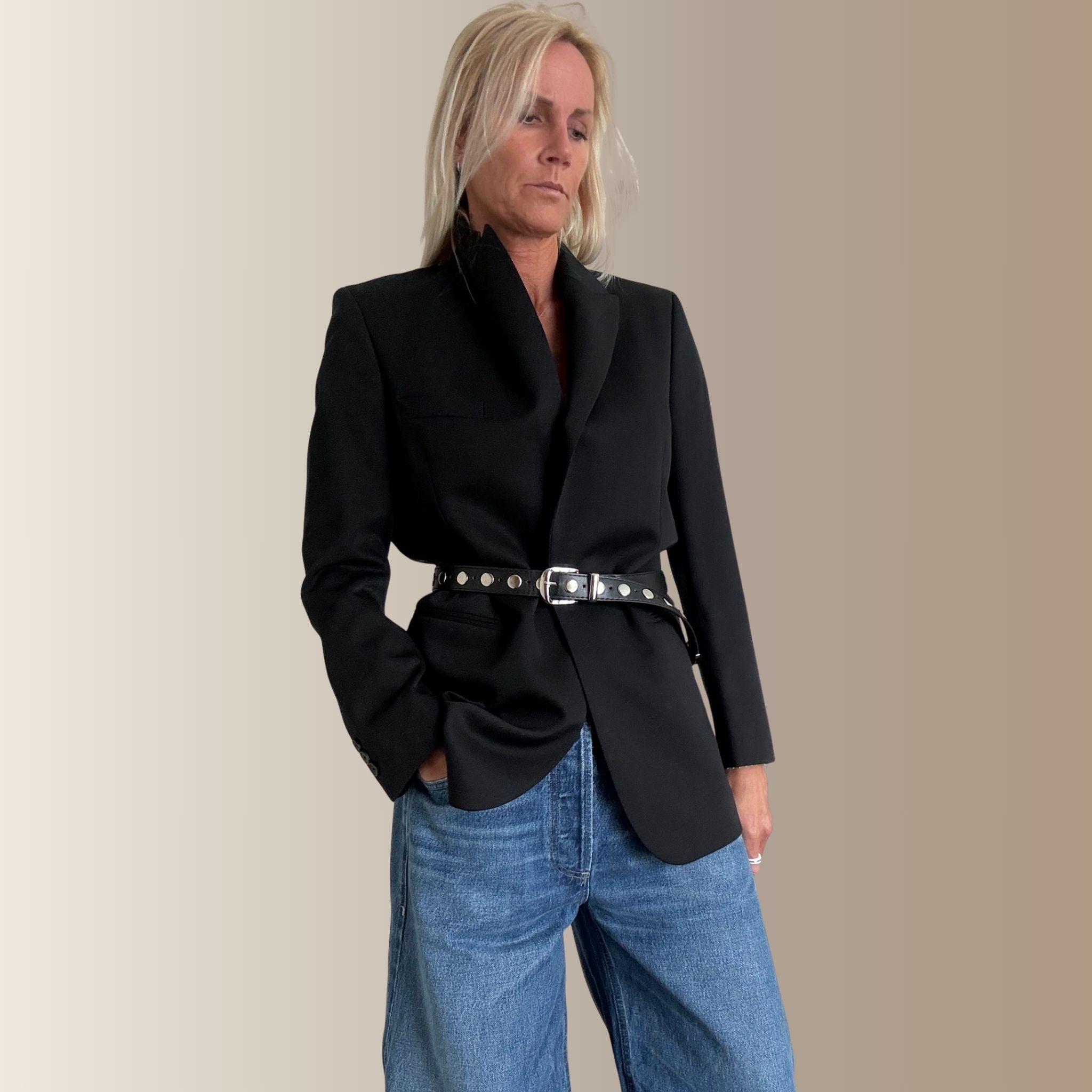 CÉLUNA NOIRE – Ceinture à rivets argentés