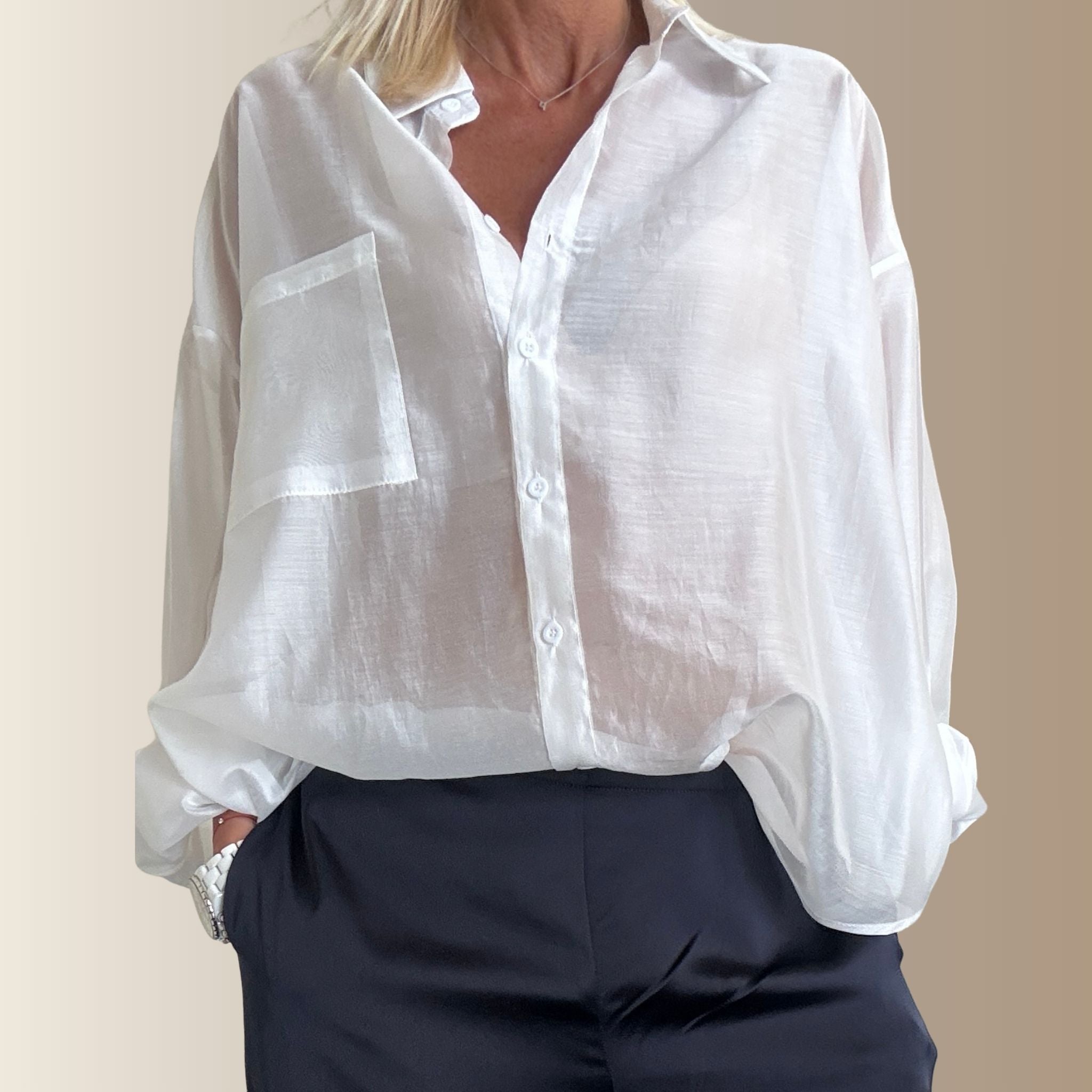 NAURA BLANCHE – Chemise en soie oversize