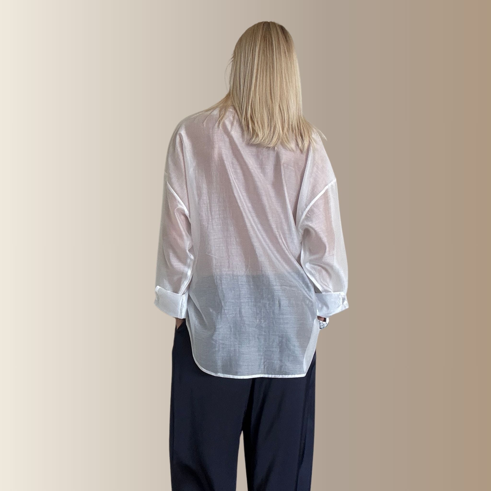 NAURA BLANCHE – Chemise en soie oversize