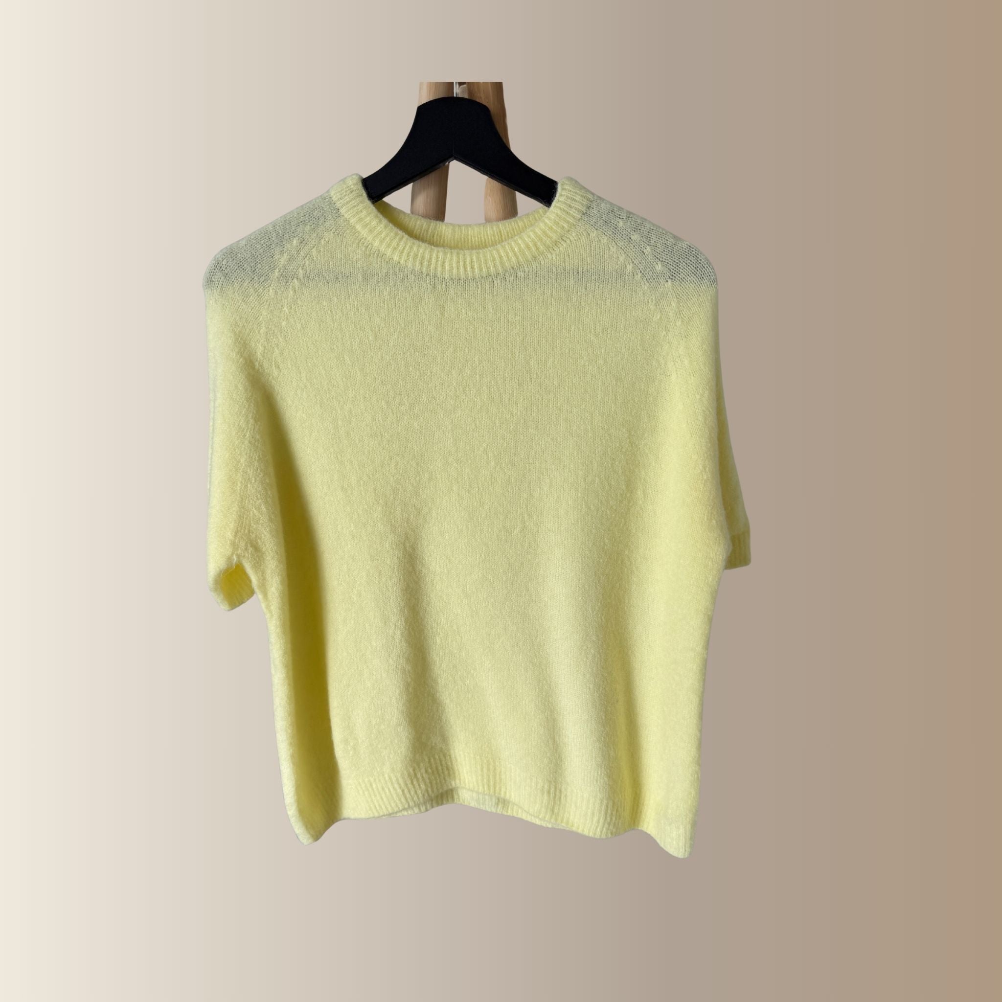 VALENTIN JAUNE – Pull manches courtes en baby alpaga