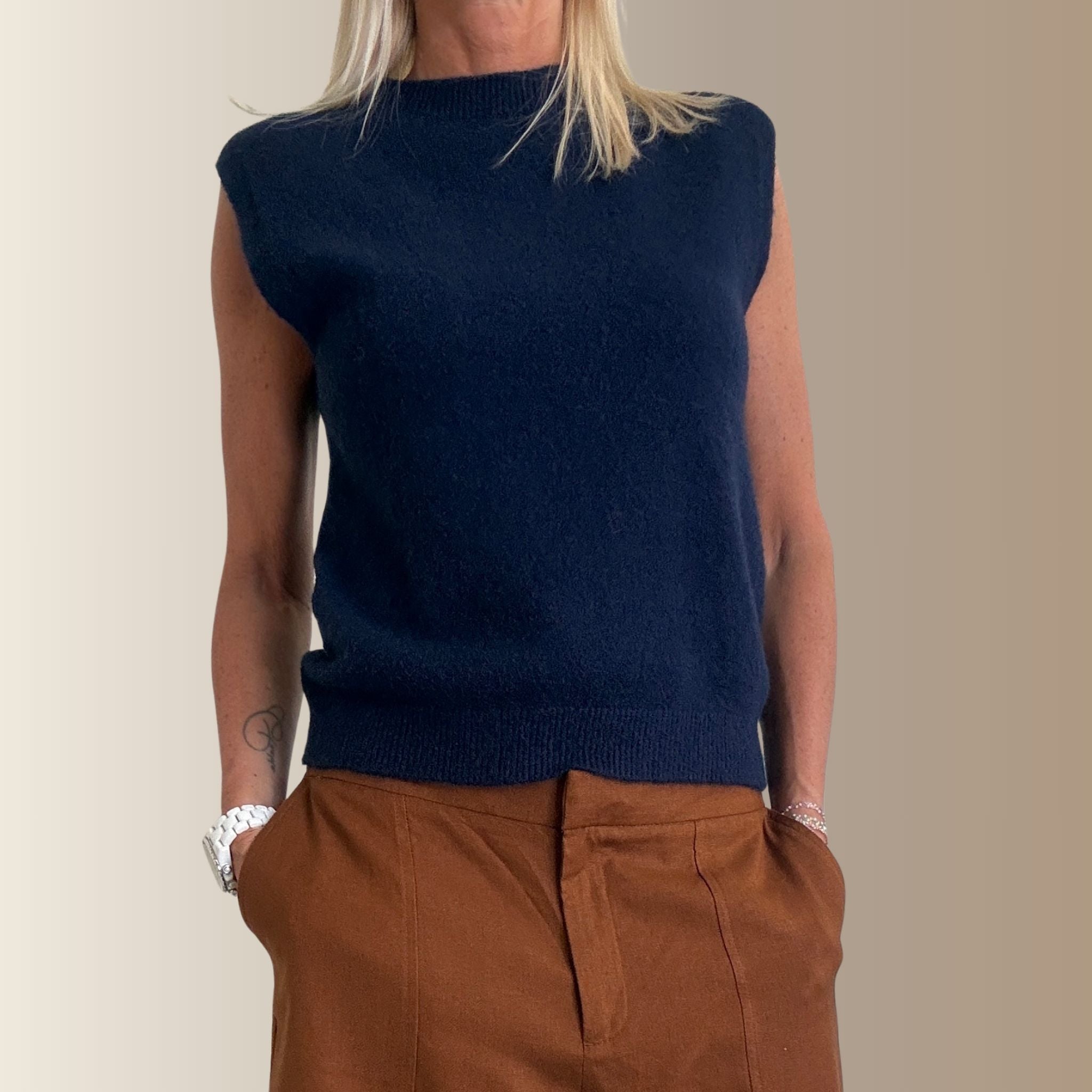 CÉLESTIN BLEU MARINE – Pull sans manches en baby alpaga