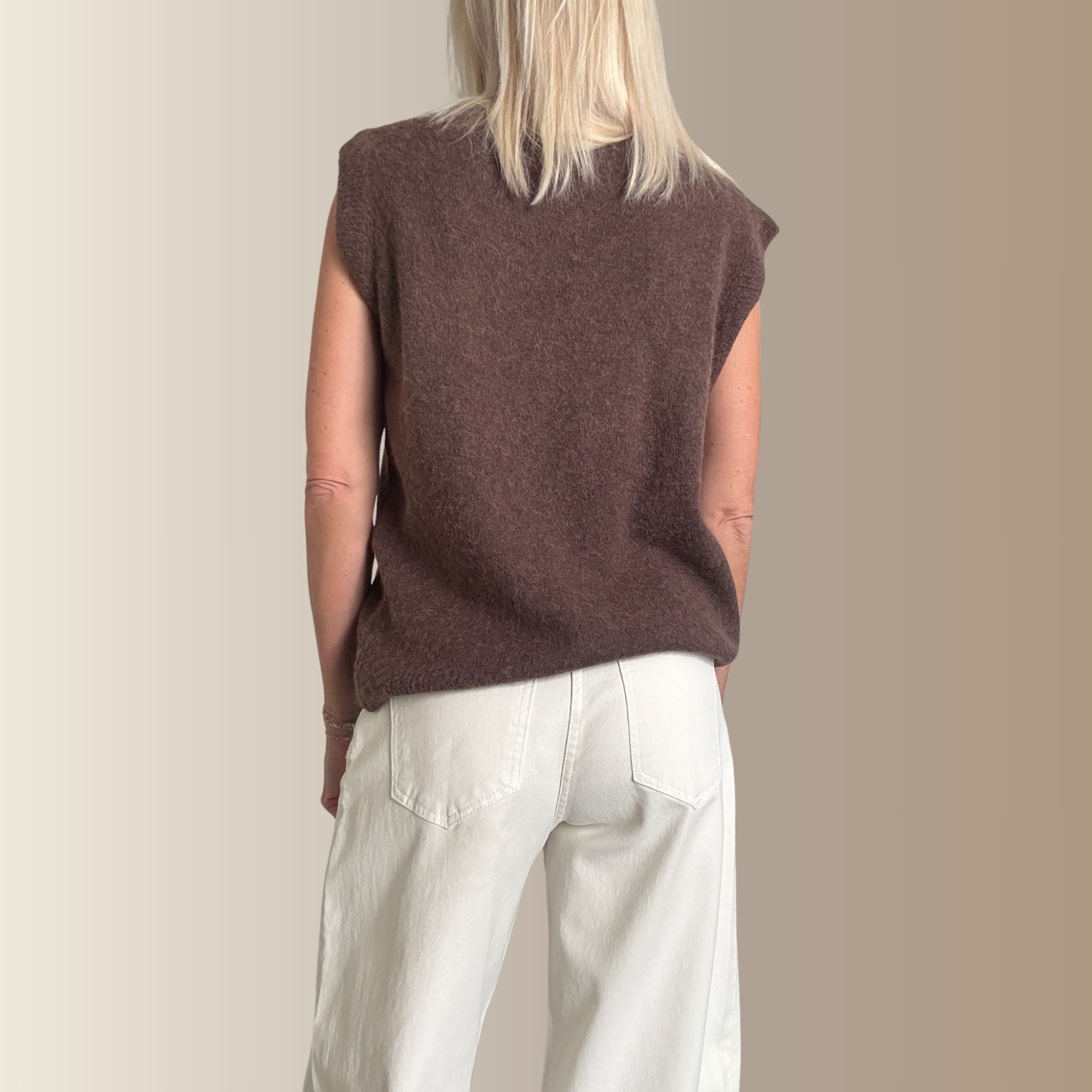 ERNEST MARRON – Pull sans manches en baby alpaga