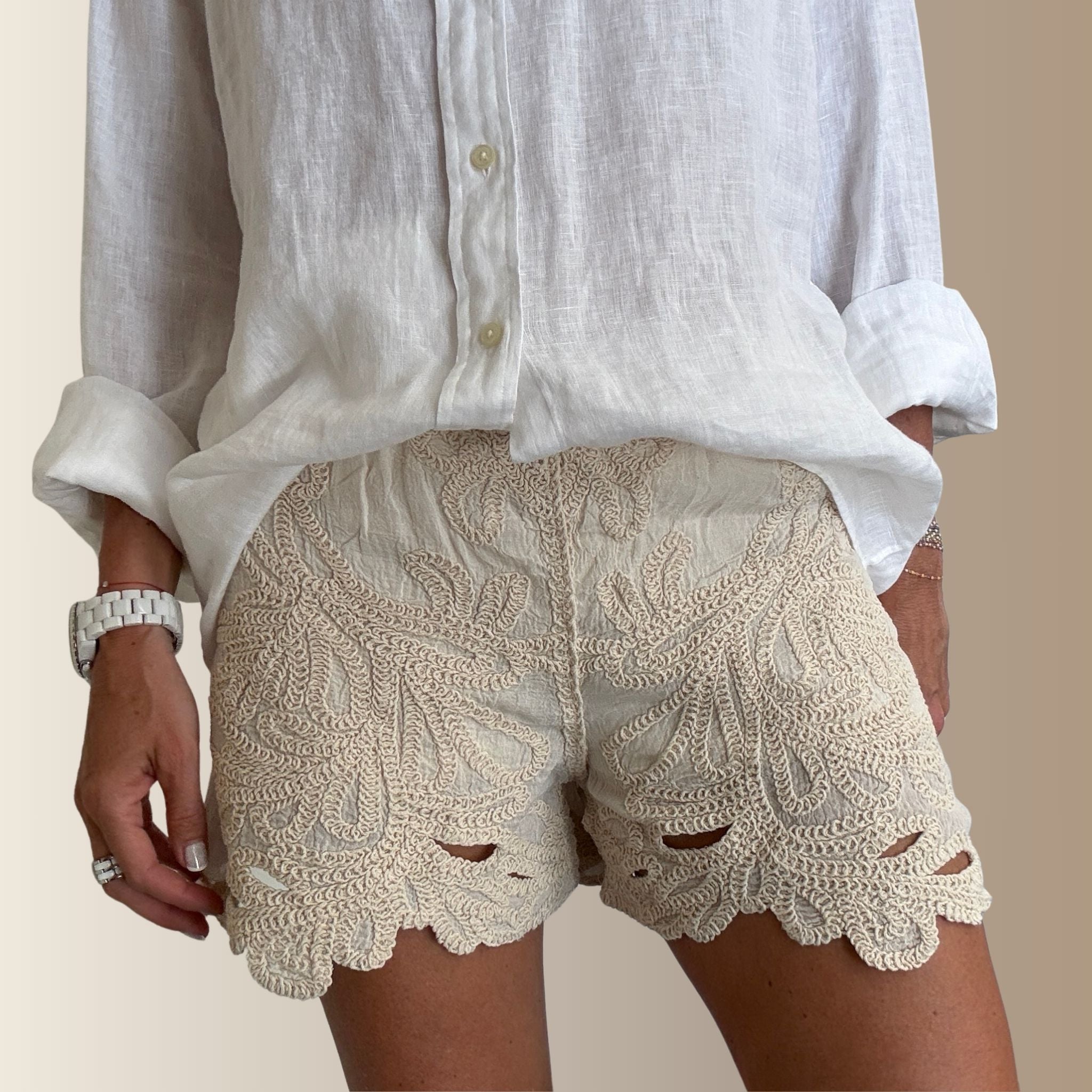 MAËL ÉCRU – Short brodé