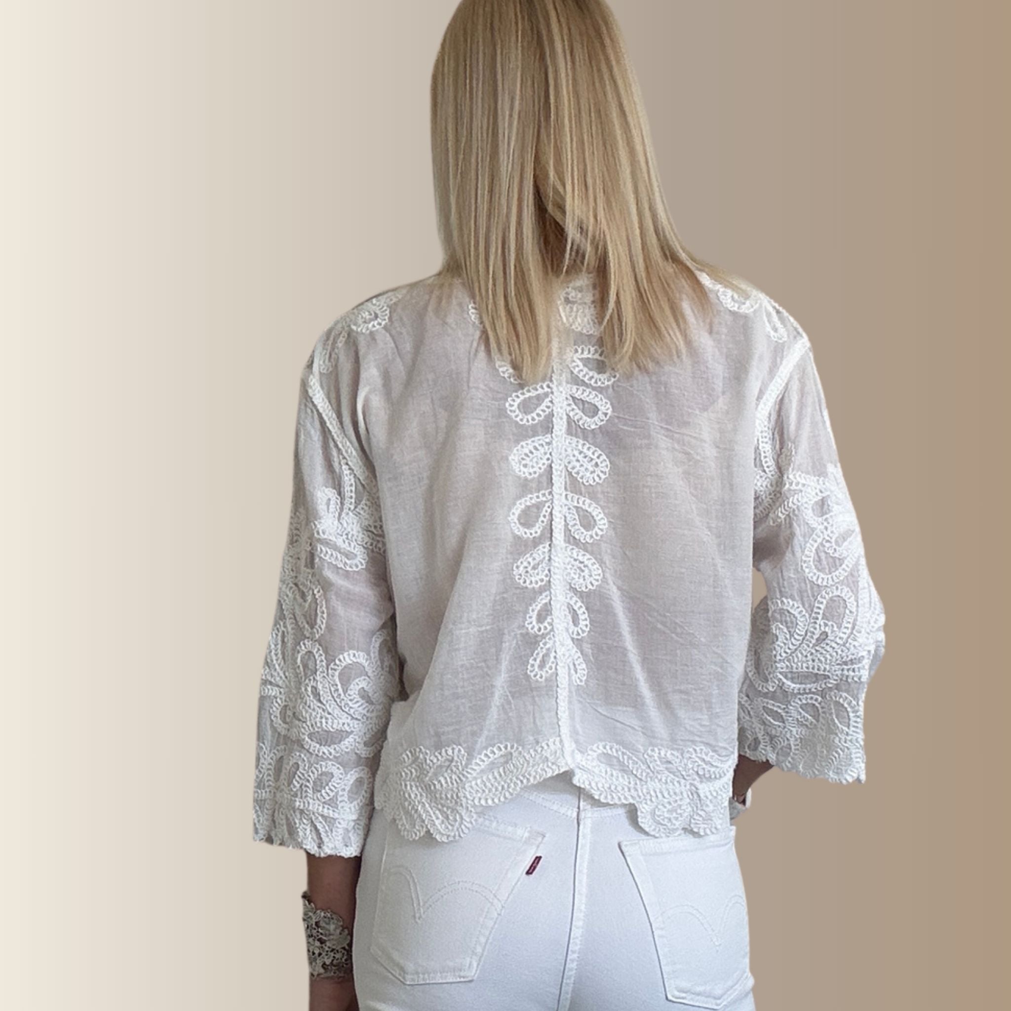 SAYAN BLANC – Top brodé